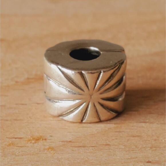 Pandora Sunburst Clip Charm Bead in Sterling Silver 925 - Picture 2 of 6